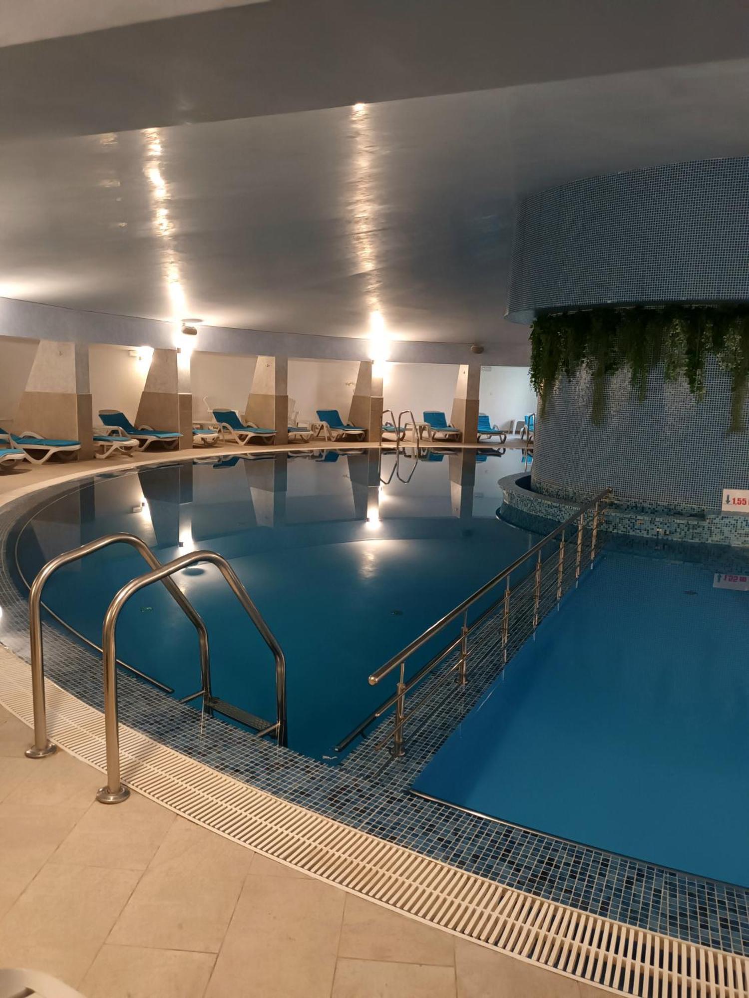 Condor Resort Dulcesti ภายนอก รูปภาพ